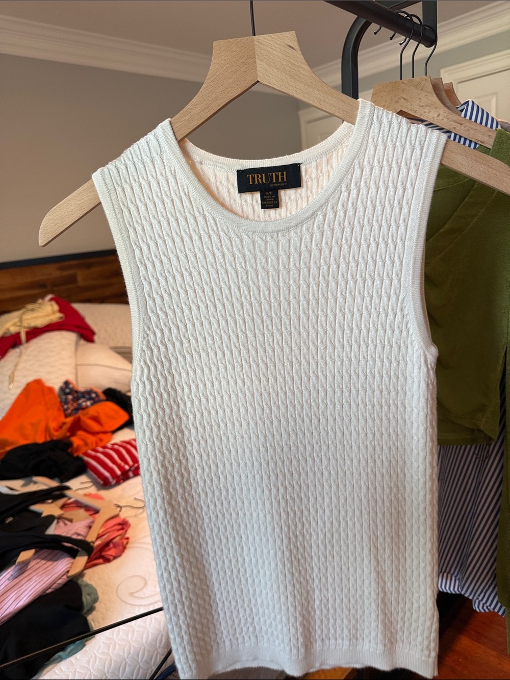 TRUTH Cream Sleeveless Crewneck Knit Top